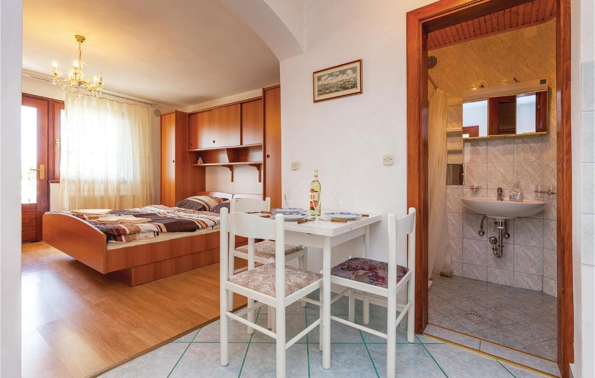 Stunning Apartment In Crikvenica With Wifi Buitenkant foto